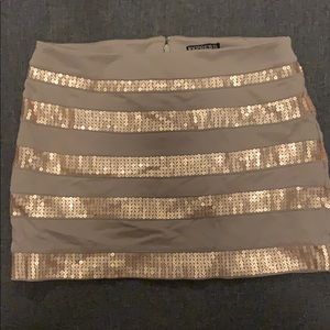 Express cream and sequins mini skirt